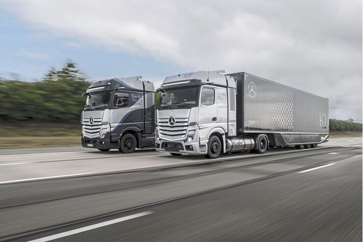 Entwicklungsmeilenstein erreicht: Daimler Truck testet Brennstoffzellen-Lkw mit FlüssigwasserstoffDevelopment milestone: Daimler Truck tests fuel-cell truck with liquid hydrogen