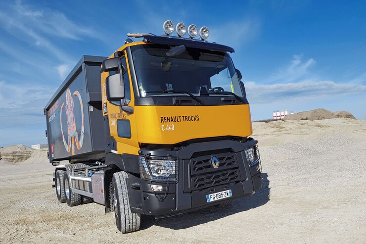 Fahrbericht Renault Trucks C 6x4 Abrollkipper Kiesgrube orange
