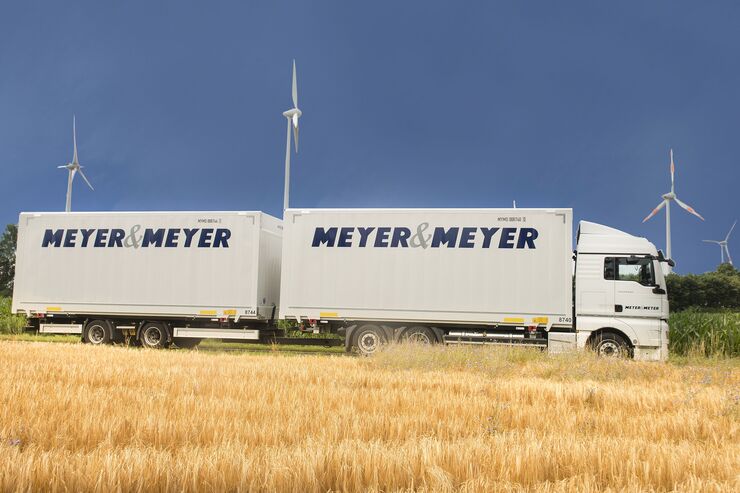 Fahrzeuge und Motive des Fashionlogistikers Meyer & Meyer
