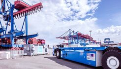 HHLA stellt AGV-Flotte am CTA auf batterieelektrischen Antrieb um