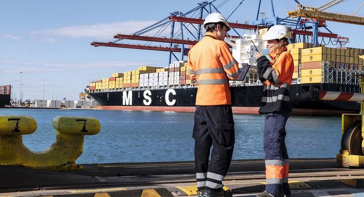 MSC-Mitarbeiter am Hafen-Terminal