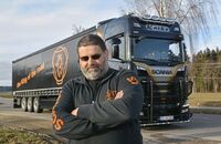 Michael Finkbeiner, zusammen mit seinem Bruder Marco, Inhaber von Kaiko-Transport aus St.Märgen, heute 6 Lkw, sehr bekannt in der Truckszene, einer der ersten S 580 V 8 in Baden-Württemberg.