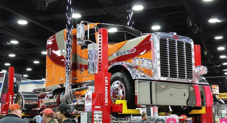 Mid-America Trucking Show 2015
