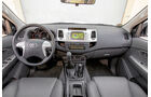 Vergleichstest, Toyota Hilux, Cockpit