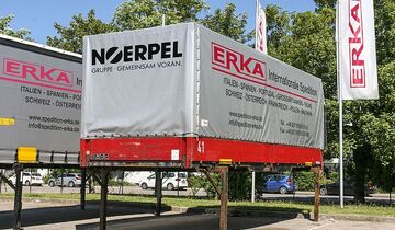 Wechselbrücke von Erka mit Noerpel-Logo